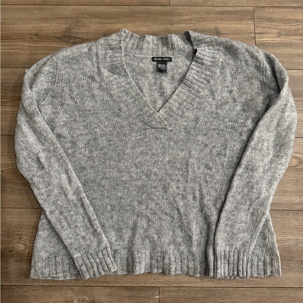 New York & Company Womens XL Gray V Neck Wool Blend Sweater